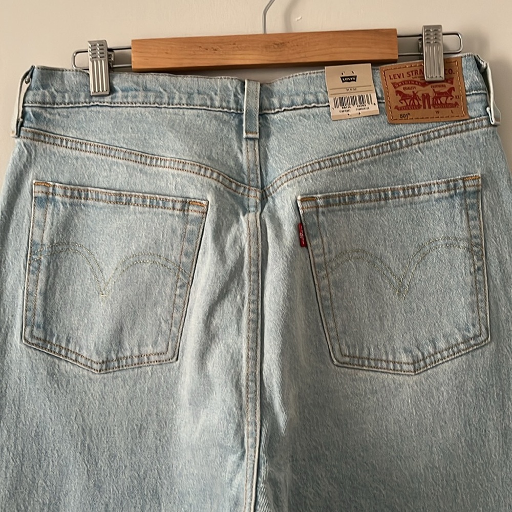 Levi's "501 Original" High-Rise Straight-Leg Light-Wash Jeans [NWT] - Picture 5 of 7